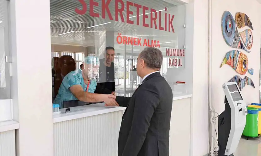 Rektör Altun'dan hastane personeline ziyaret