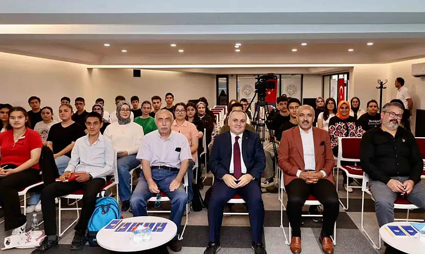 Rektör Prof. Dr. Altun, Marifet Mektebi öğrencileri ile bir araya geldi