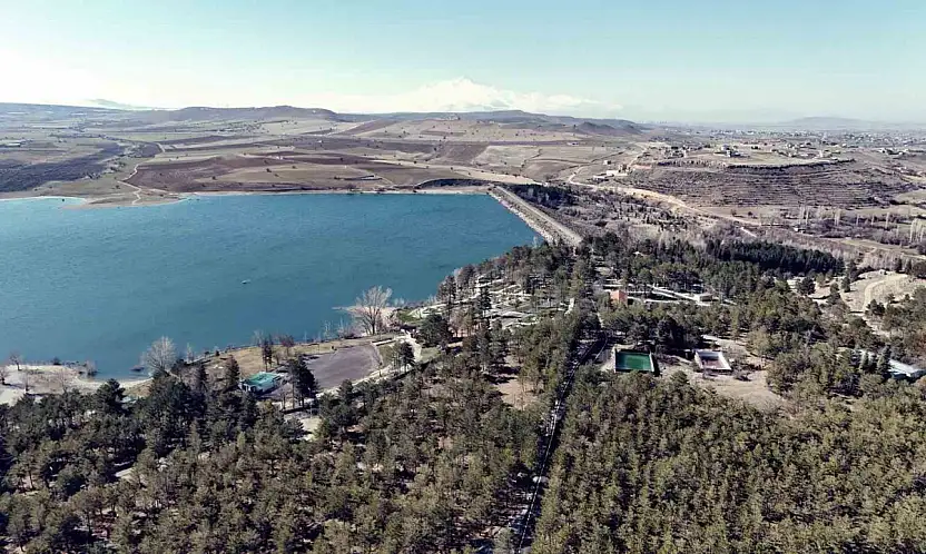 Sarımsaklı Barajı Mesire Alanı, yenilenen yüzüyle vatandaşların ziyaretini bekliyor