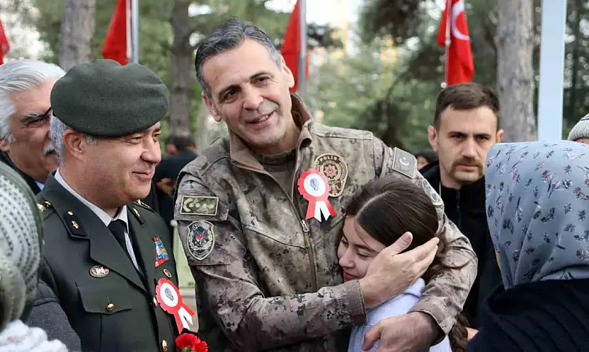 Şehit polisler mezarları başında anıldı