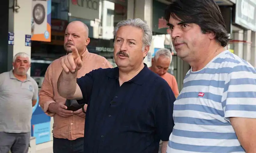 Şehrin merkezindeki caddelerin yaya yolları yenileniyor