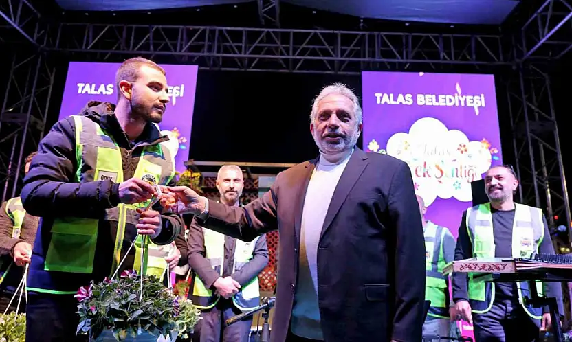 Talas Çiçek Şenliği'nde Grup Şantiye'den unutulmaz gece