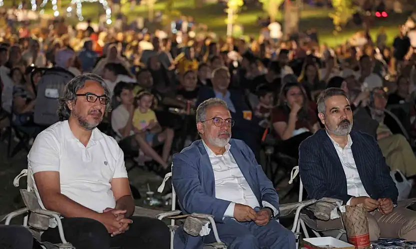 Talas'ta açık hava sinemasında 'Asırlık Gece' heyecanı