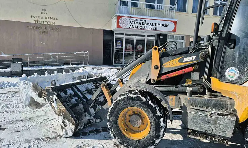 Talas'ta öğrenciler okula temiz başladı