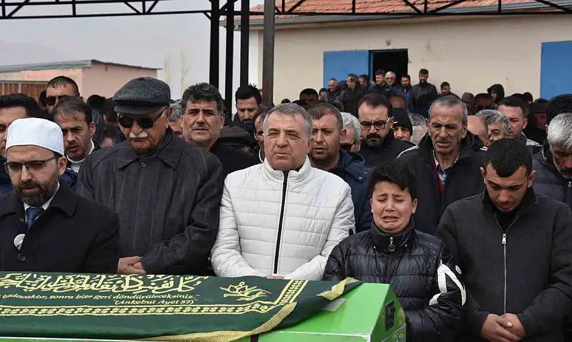 Tomarza Büyükcanlı Mahalle Muhtarı son yolculuğuna uğurlandı