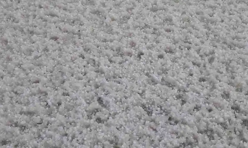 Tomarza'da dolu etkili oldu