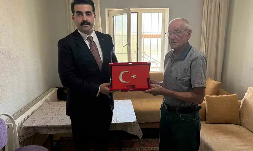 Tomarza'da şehit babalarına 'Babalar Günü' sürprizi