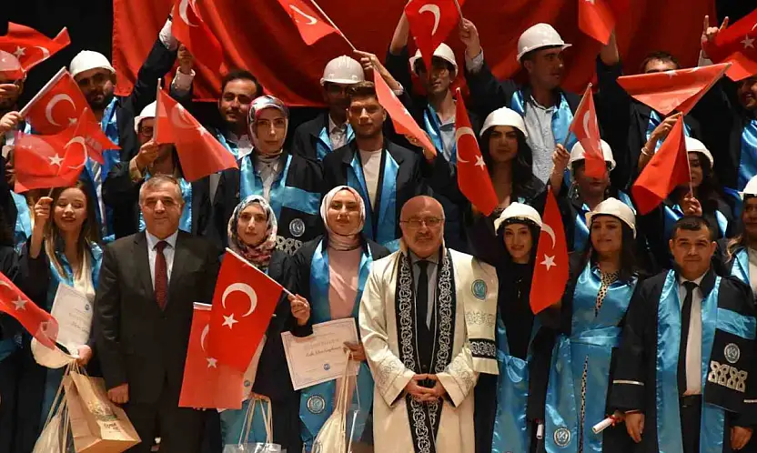 Tomarza Mustafa Akıncıoğlu MYO'da şed bağlama coşkusu