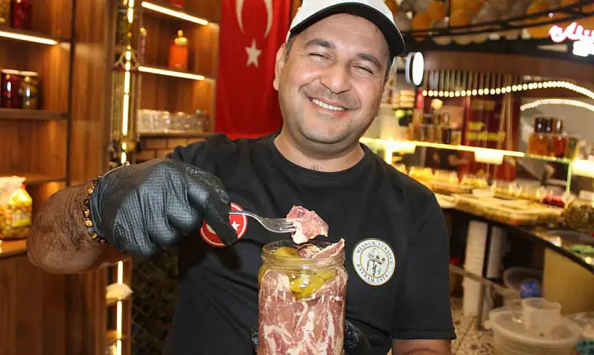 Türkiye'de ilk: Pastırmanın turşusu yapıldı