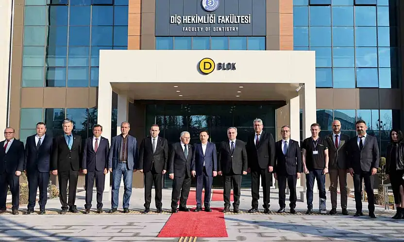 Türkiye'nin en büyük diş hastanesi ilk hastalarını aldı