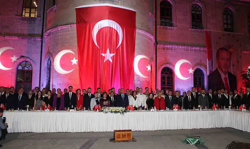 Vali Çiçek: 'Biz tehdit edilebilecek bir devlet değiliz'