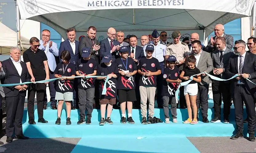 Vali Çiçek: 'Kodlamaları yaparken vatanımızın, milletimizin geleceğini kodlar gibi kodlayacağız'