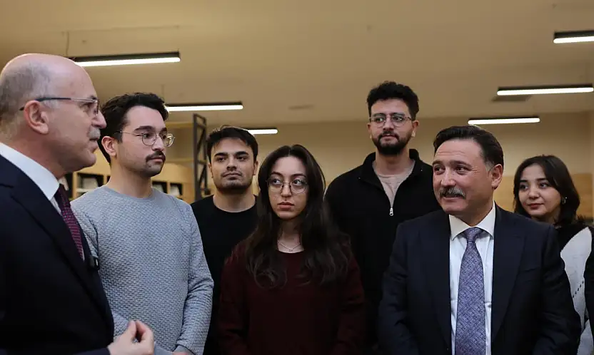 Vali Çiçek, Şehir Hastanesi'ne açılacak Hal Kütüphanesini inceledi