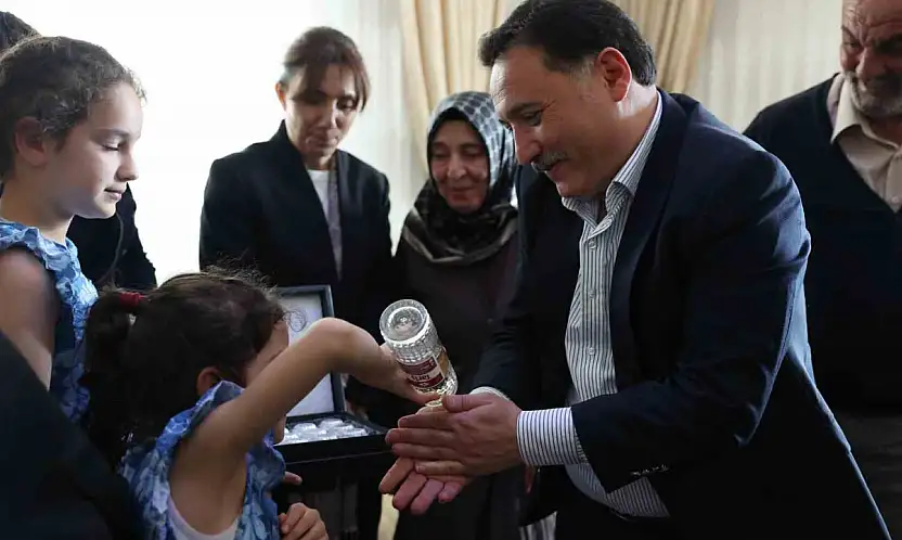 Vali Çiçek, şehit aileleriyle bayramlaştı