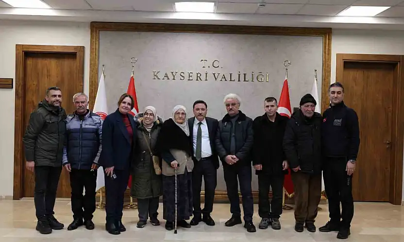 Vali Çiçek'ten afetzede ailelere anahtar teslimi