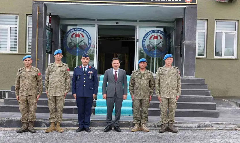 Vali Çiçek'ten göreve başlayan komutanlara ziyaret