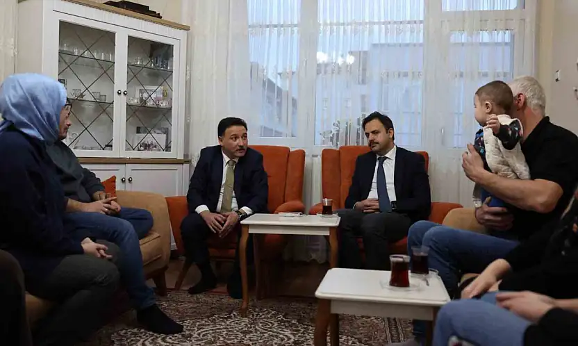 Vali Çiçek vatandaşın çay davetini kırmadı