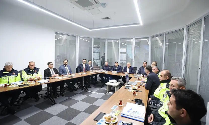 Vali Çiçek ve Başkan Büyükkılıç Trafik Kontrol Merkezi'nde