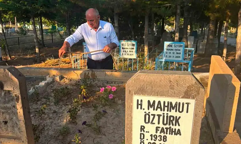 Yahyalı Belediyesi personelinden örnek vefa: Aile kabristanlarını temizleyip dualarını ettiler